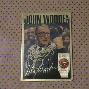 John Wooden #16 Basketball Card